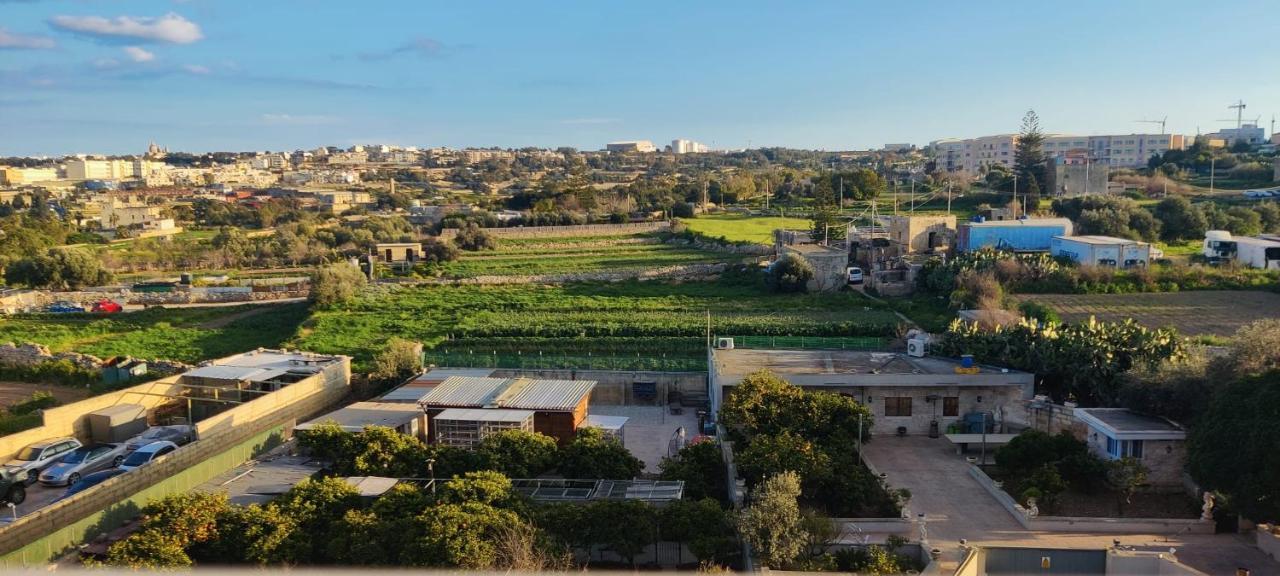 Qormi Blu-M Central מראה חיצוני תמונה